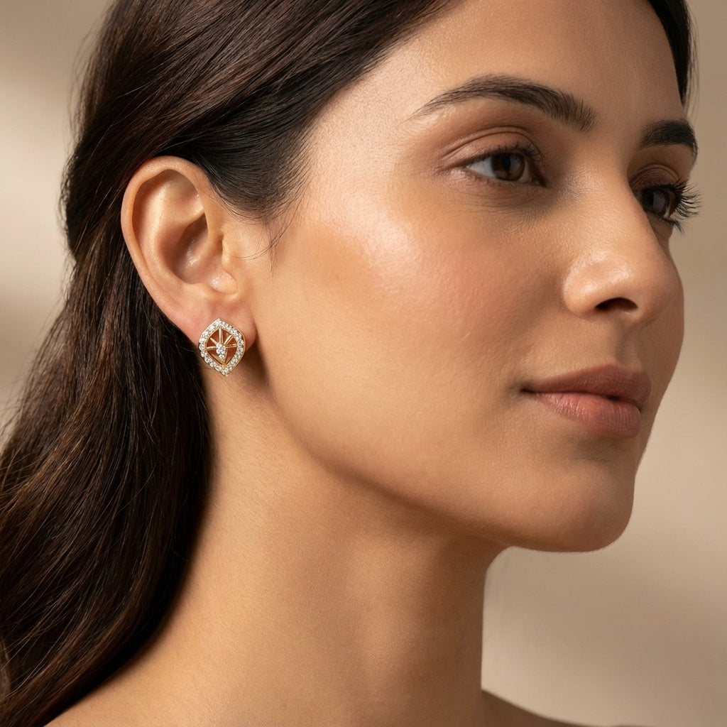 14 Kt Yellow Gold Diamond Earring