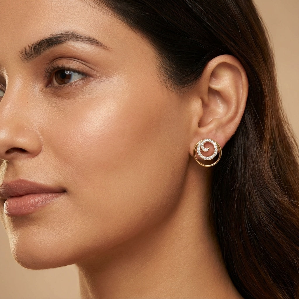 14 Kt Yellow Gold Diamond Earring