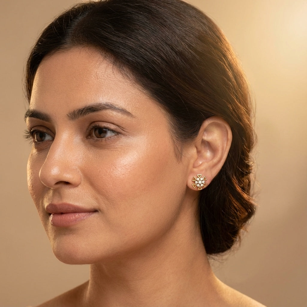 14 Kt Yellow Gold Diamond Earring