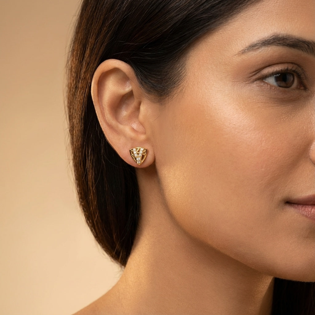 14 Kt Yellow Gold Diamond Earring