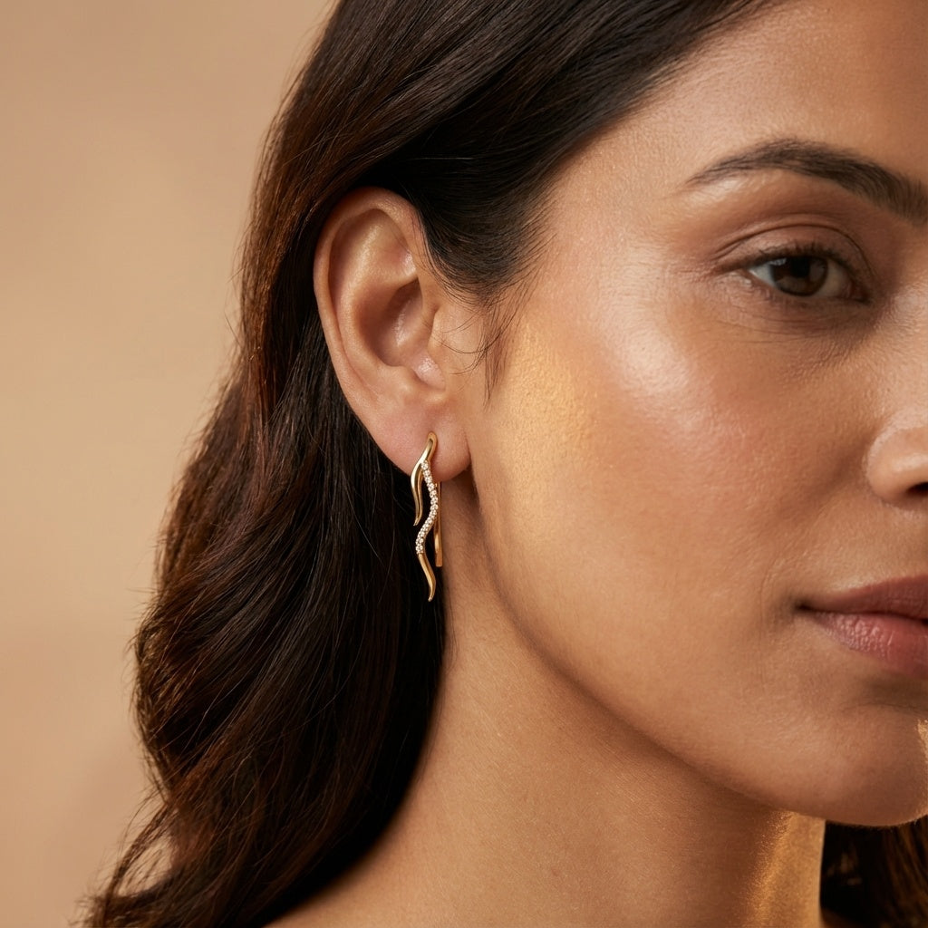 14 Kt Yellow Gold Diamond Earring