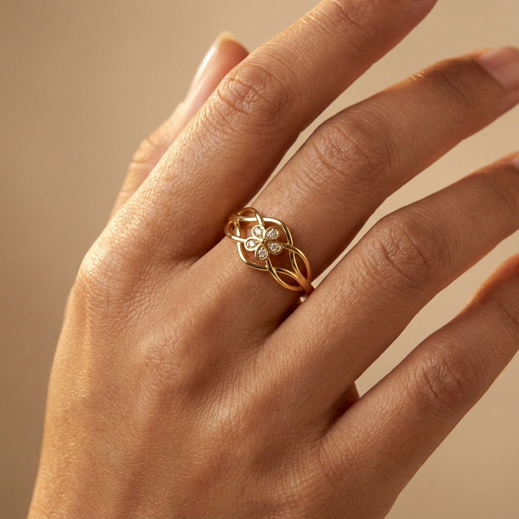 18 Kt Yellow Gold Diamond Ring