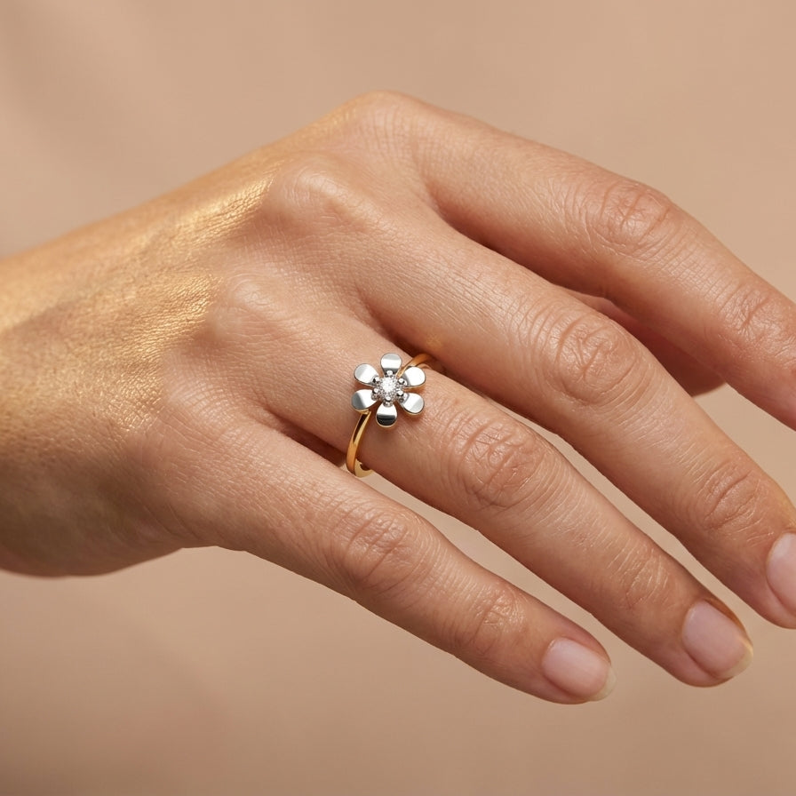 14 Kt Yellow Gold Diamond Ring