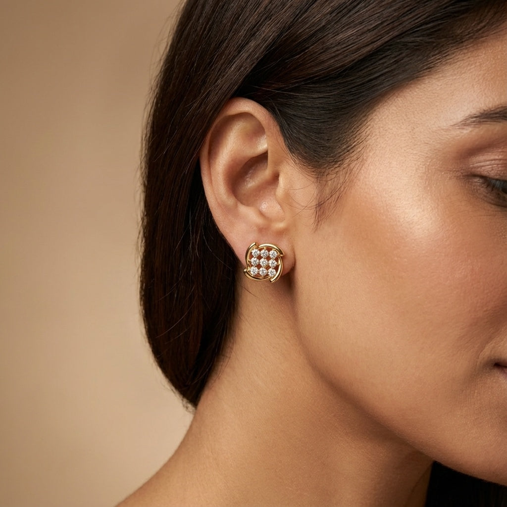 14 Kt Yellow Gold Diamond Earring